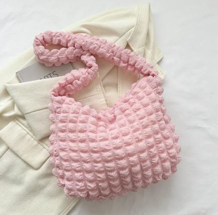 Quilted Dumpling Tote Bag — Chic Everyday Shoulder Bag with Interior Organizer