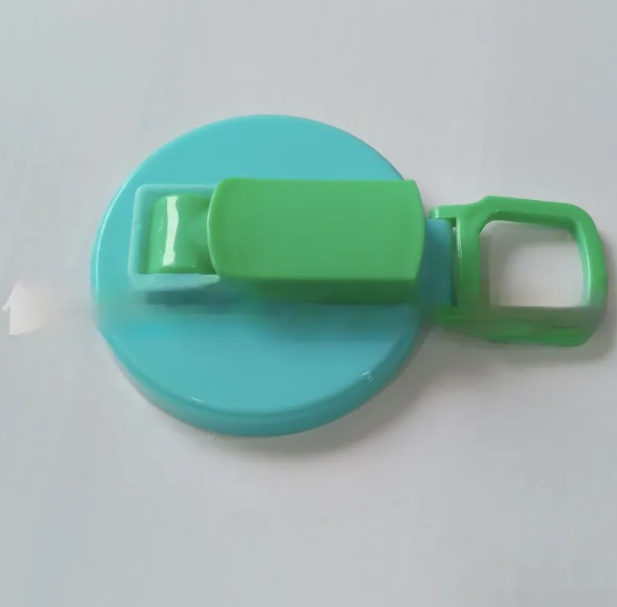 Reusable Soda Can Lid with Straw Hole — Keeps Drinks Fresh & Spill-Free